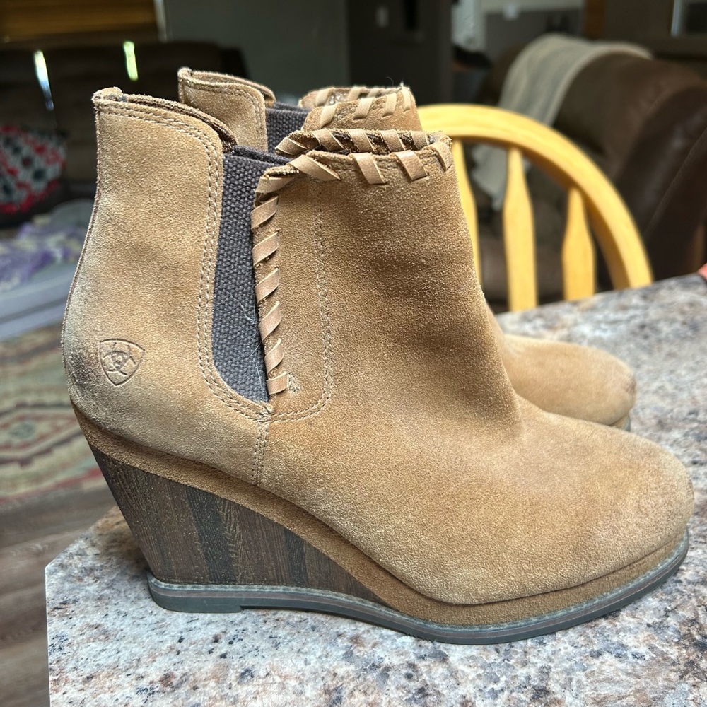 Ariat Tan Wedge Chelsea Boots good shape